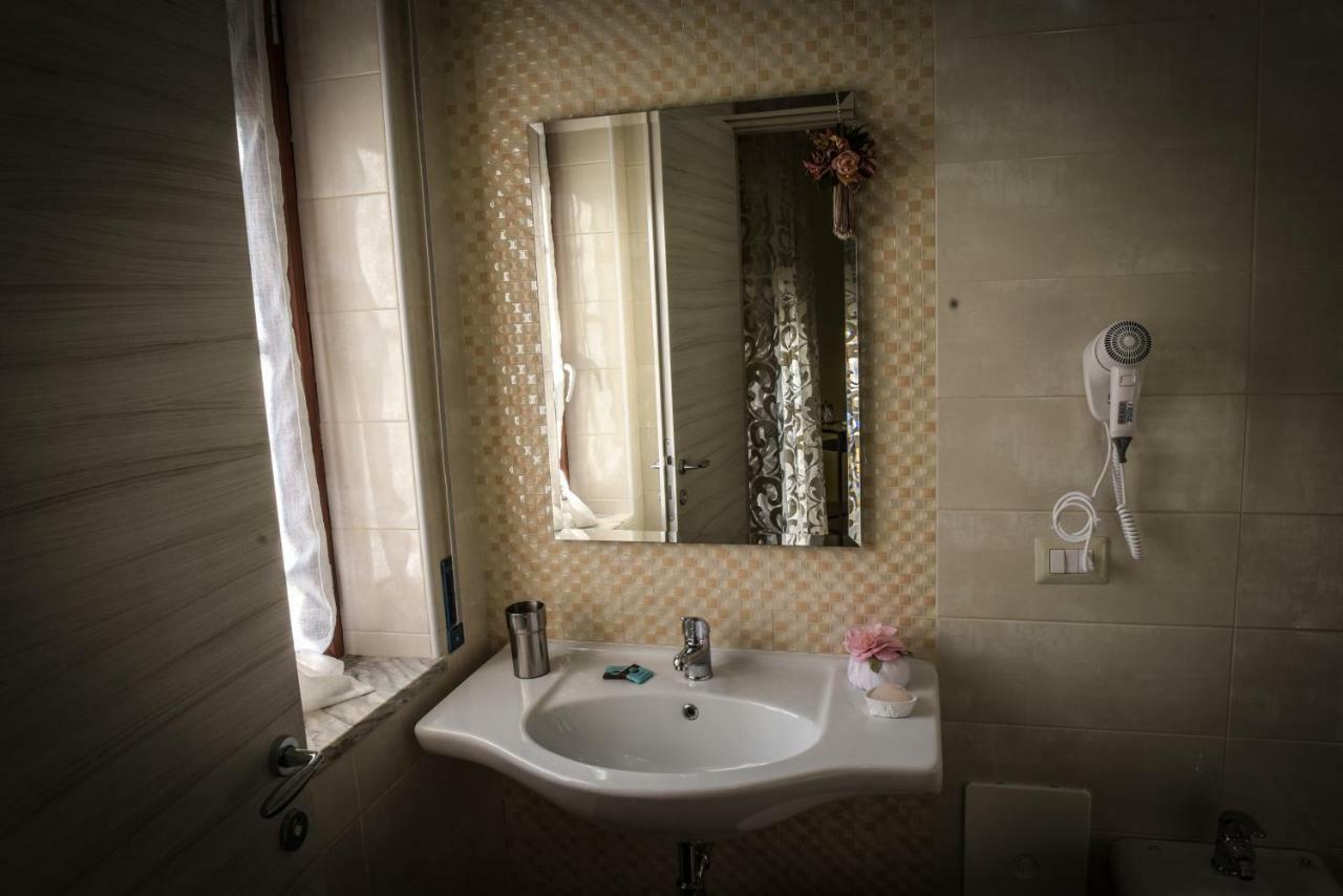 Le Fontane Del Re Bed & Breakfast Caserta Eksteriør bilde